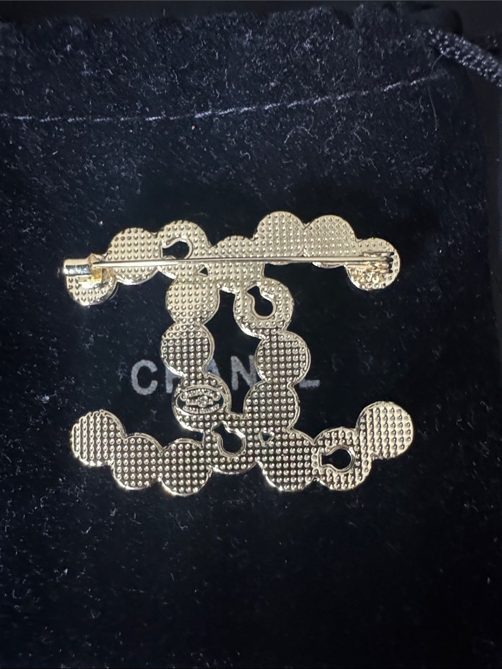 EUC CHANEL Gold and White Pearl CC Brooch - Picture 4 of 6